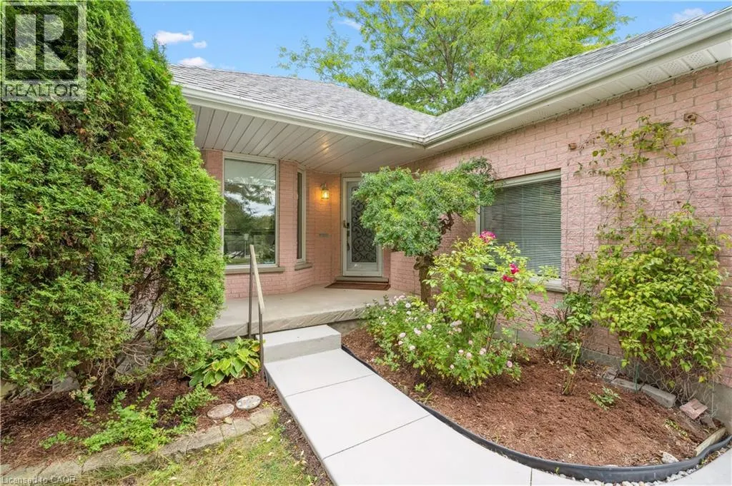22 WINDWARD Place