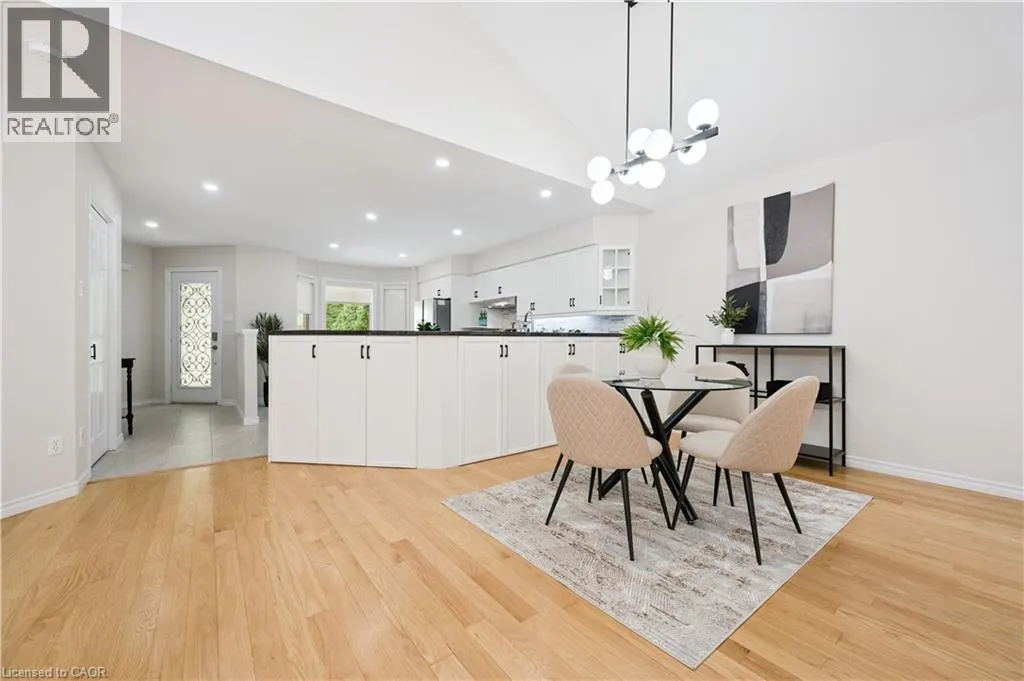 22 WINDWARD Place