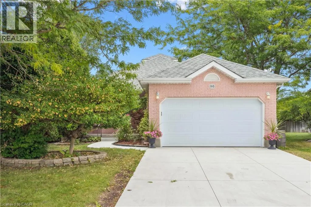 22 WINDWARD Place