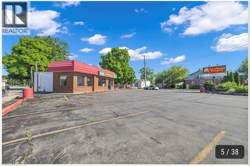 215 GRAND Avenue W
