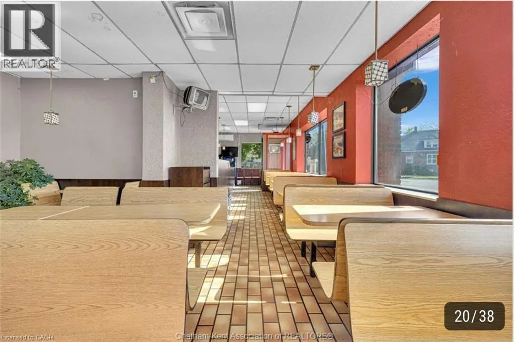 215 GRAND Avenue W
