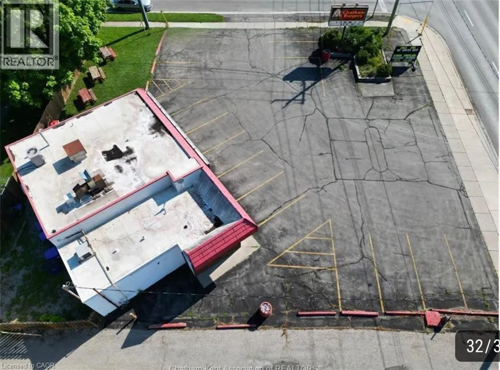 215 GRAND Avenue W