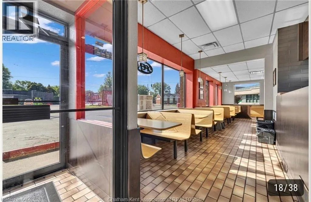 215 GRAND Avenue W