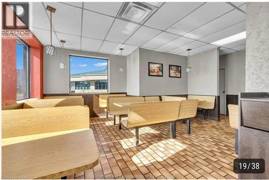 215 GRAND Avenue W