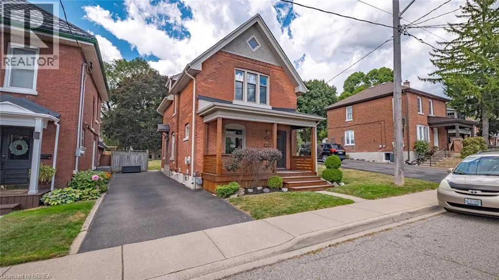 30 LYONS Avenue