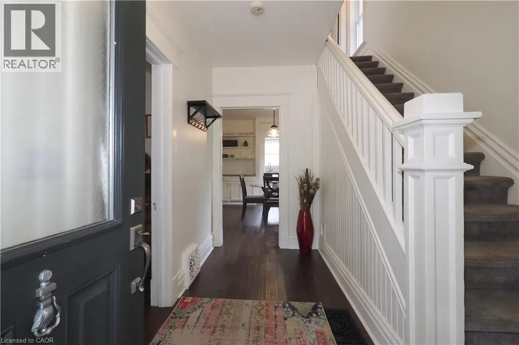 442 LOWTHER Street S