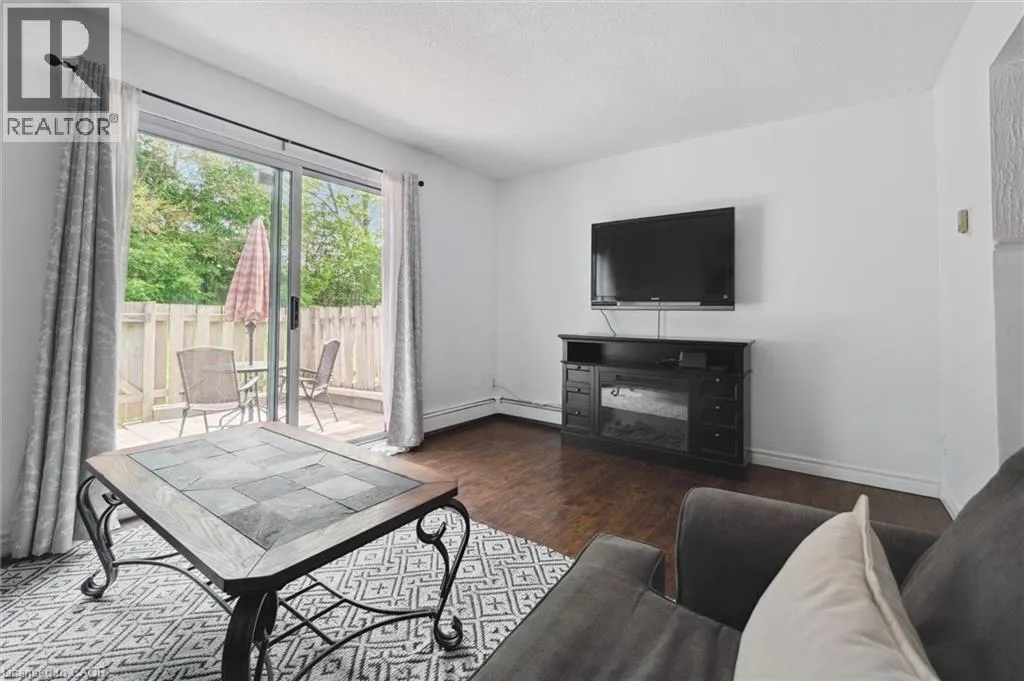 293 FAIRWAY Road N Unit# 33, #33