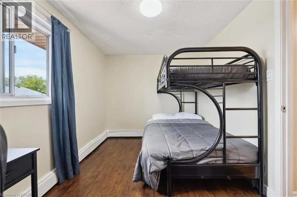 293 FAIRWAY Road N Unit# 33, #33