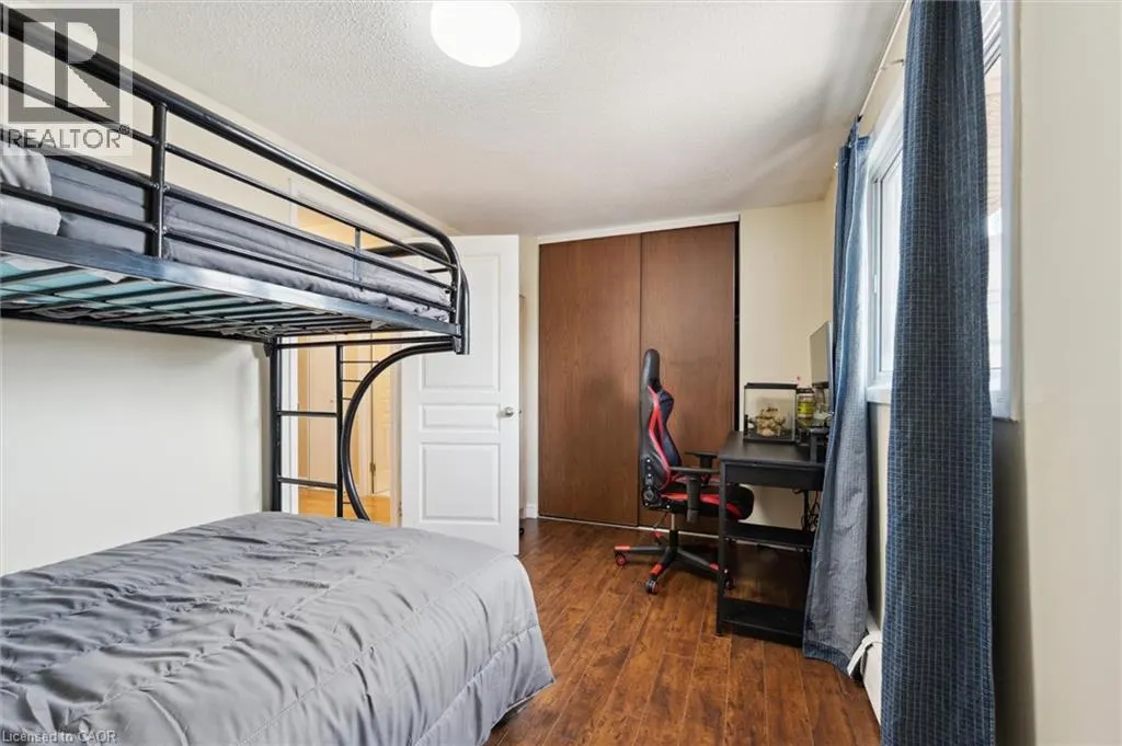 293 FAIRWAY Road N Unit# 33, #33