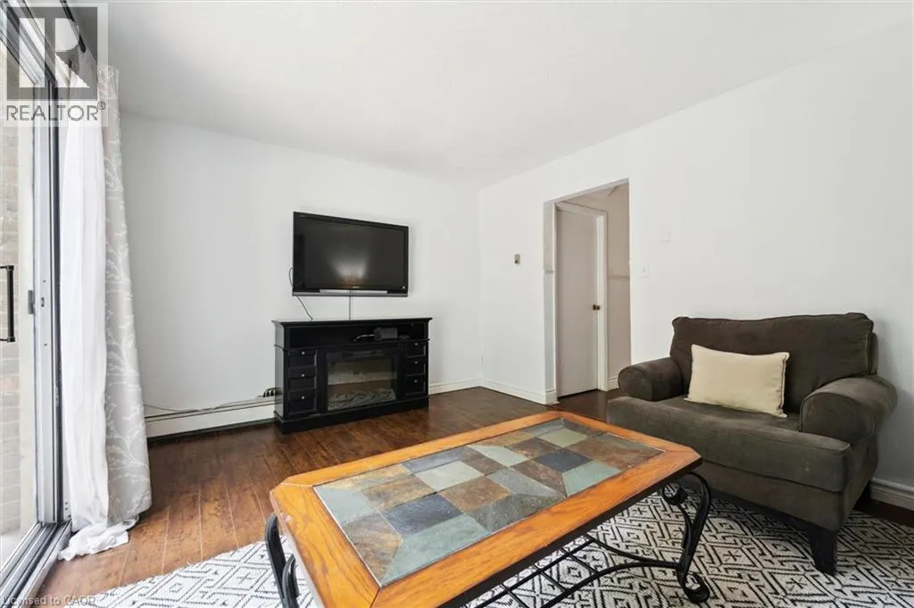 293 FAIRWAY Road N Unit# 33, #33