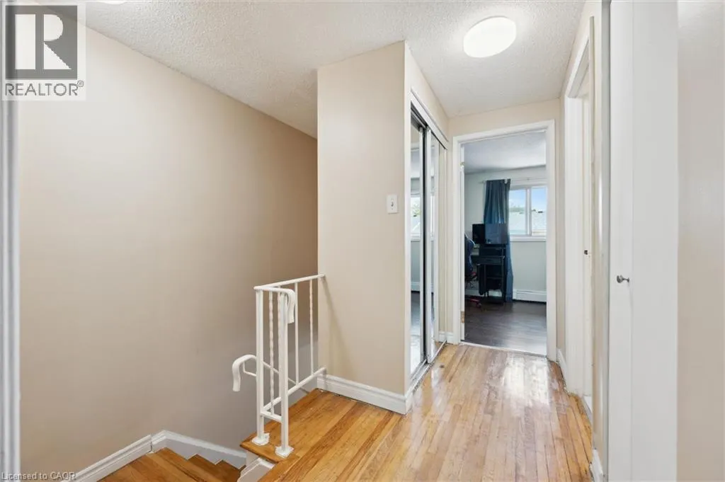 293 FAIRWAY Road N Unit# 33, #33