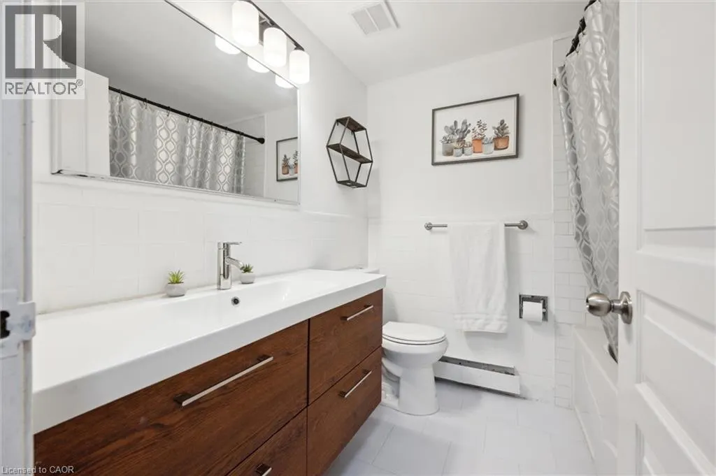 293 FAIRWAY Road N Unit# 33, #33