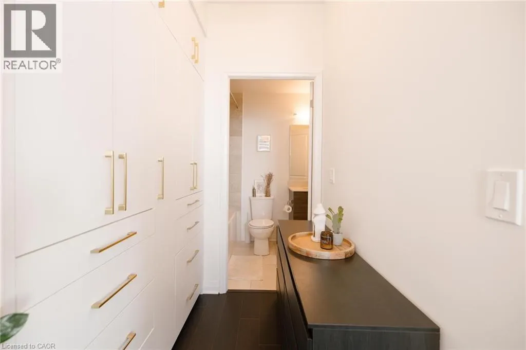 59 ANNIE CRAIG Drive Unit# 3005, #3005