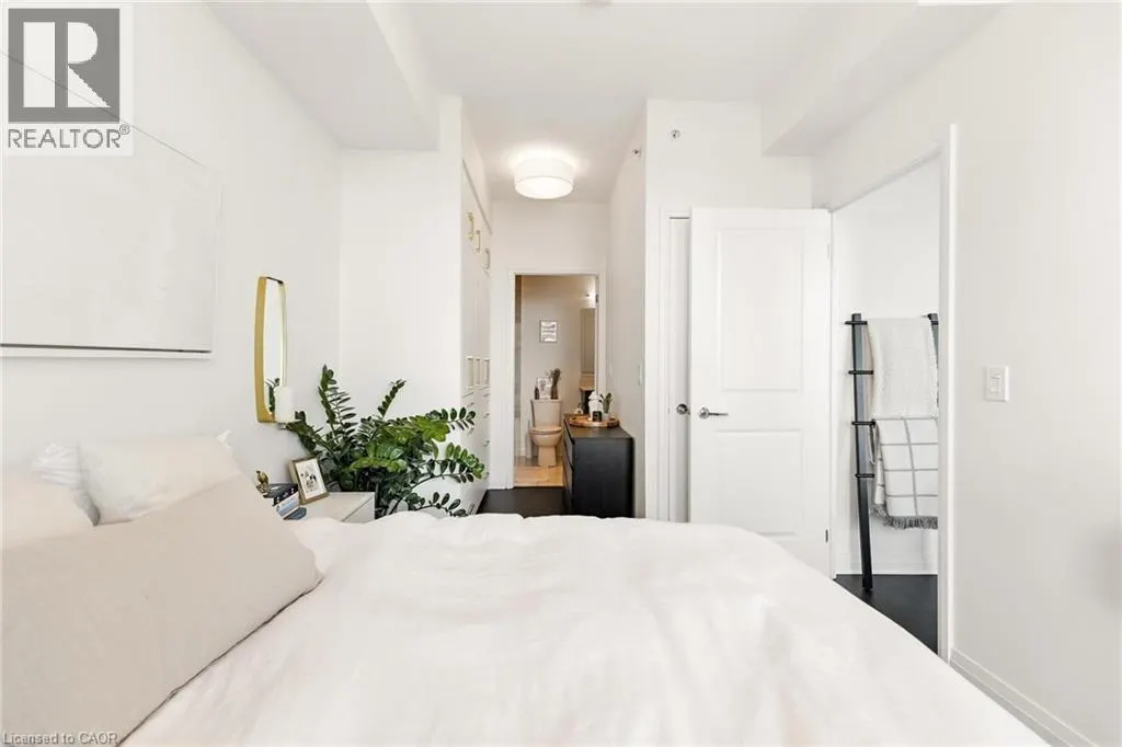 59 ANNIE CRAIG Drive Unit# 3005, #3005
