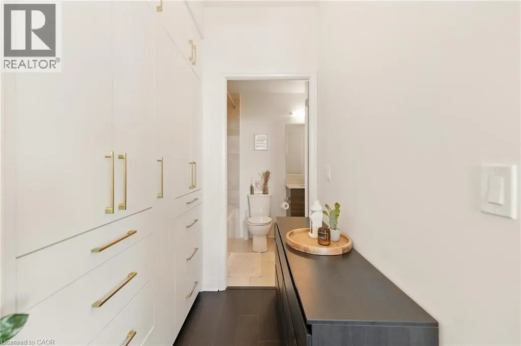 59 ANNIE CRAIG Drive Unit# 3005, #3005