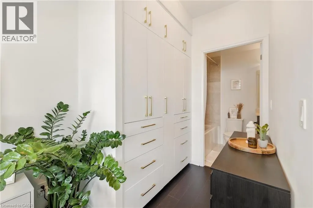 59 ANNIE CRAIG Drive Unit# 3005, #3005