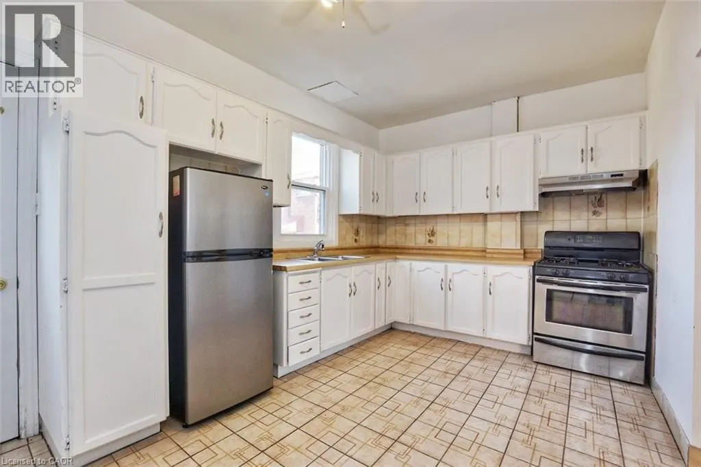 59 STRATHCONA Avenue S