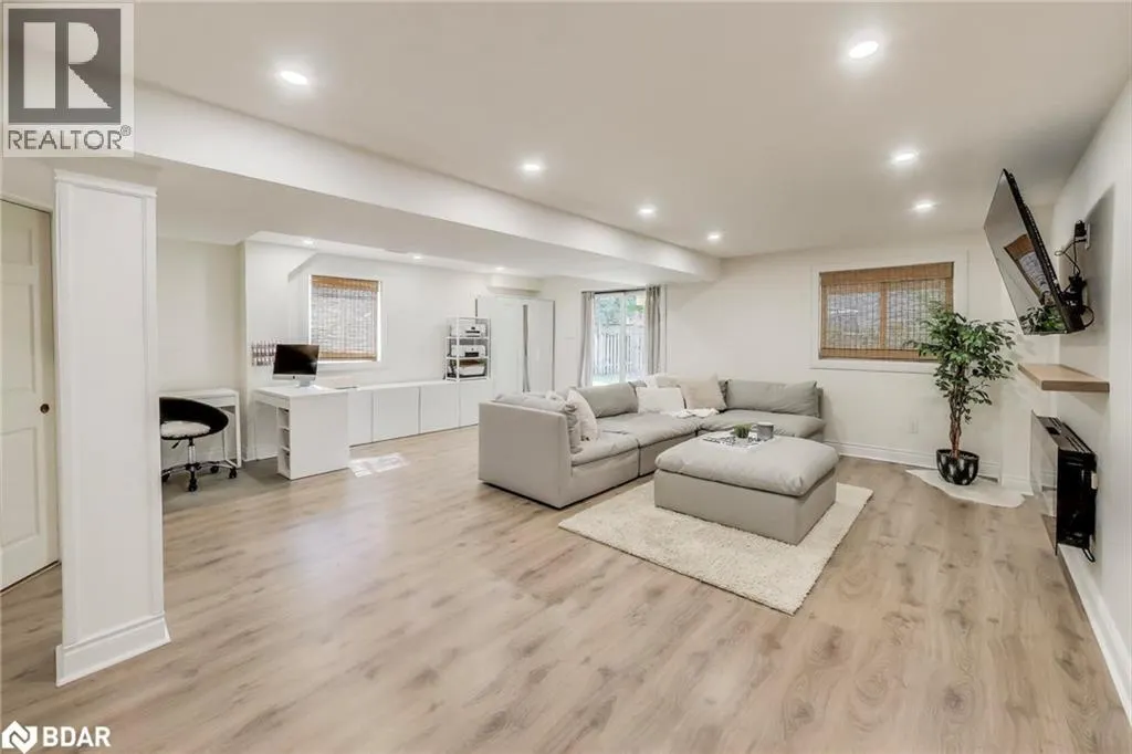 155 CUNNINGHAM Drive