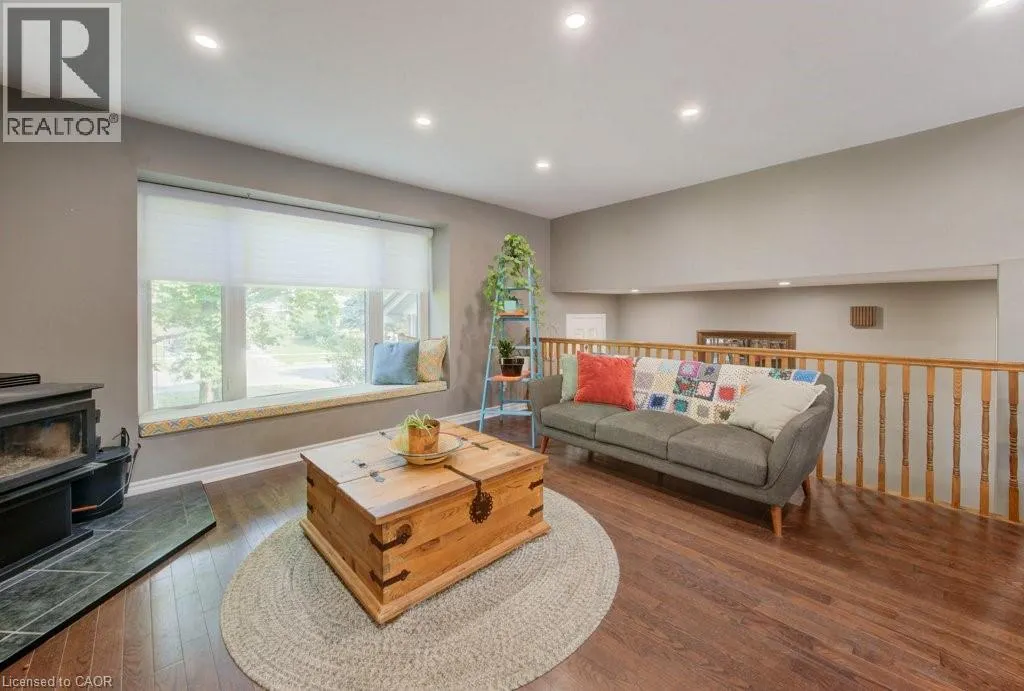 47 WINDING Way