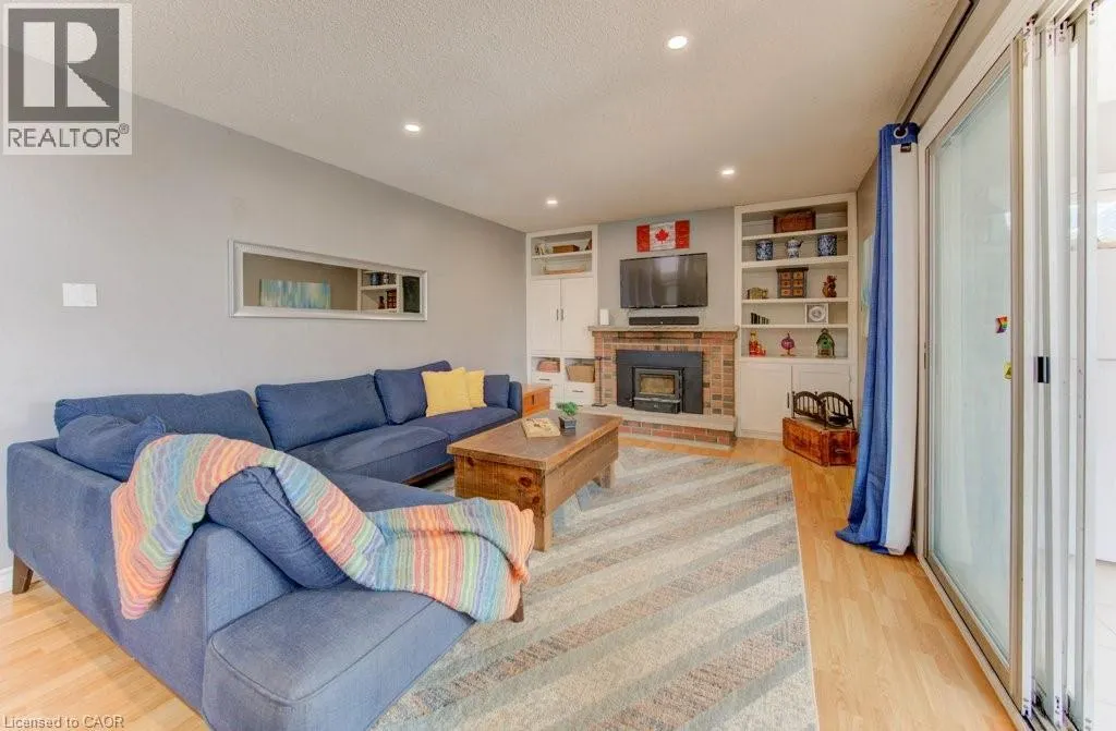 47 WINDING Way