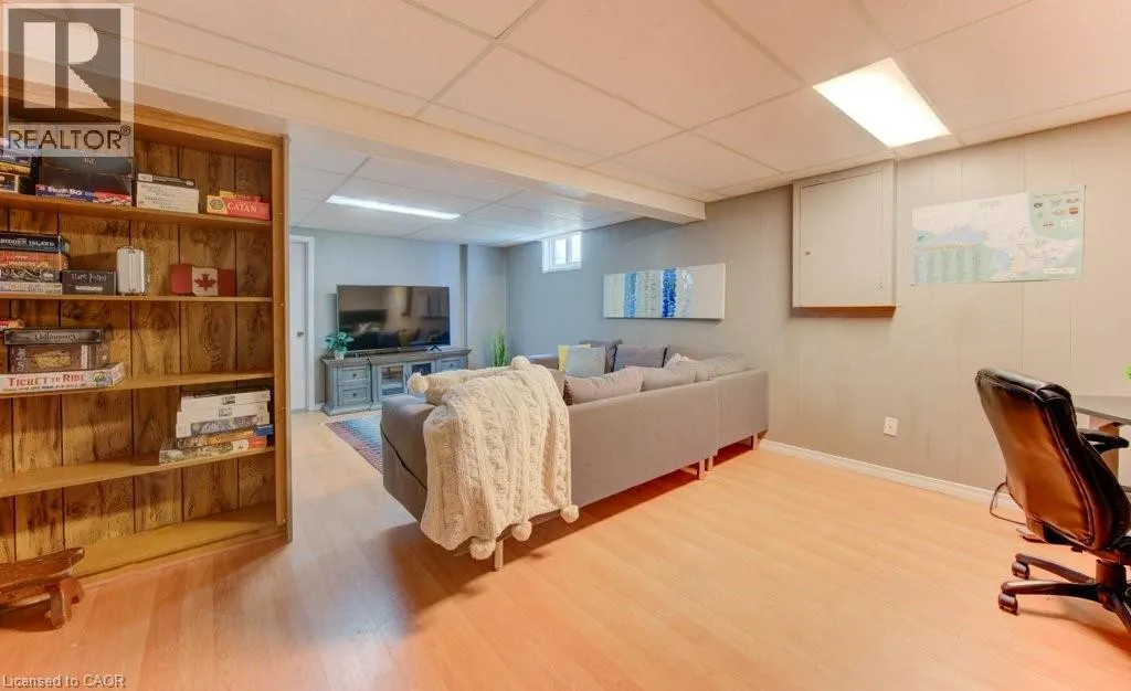 47 WINDING Way