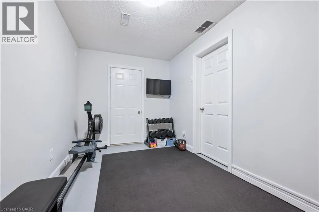 867 CREEKSIDE Drive