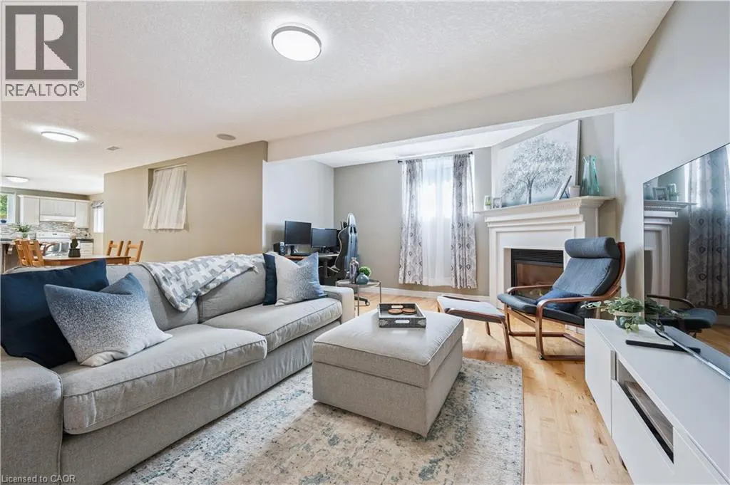 867 CREEKSIDE Drive