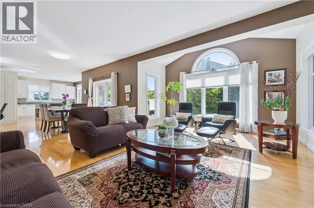 867 CREEKSIDE Drive