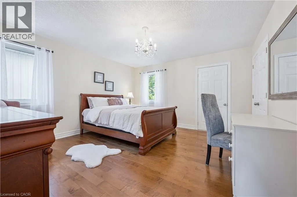 867 CREEKSIDE Drive