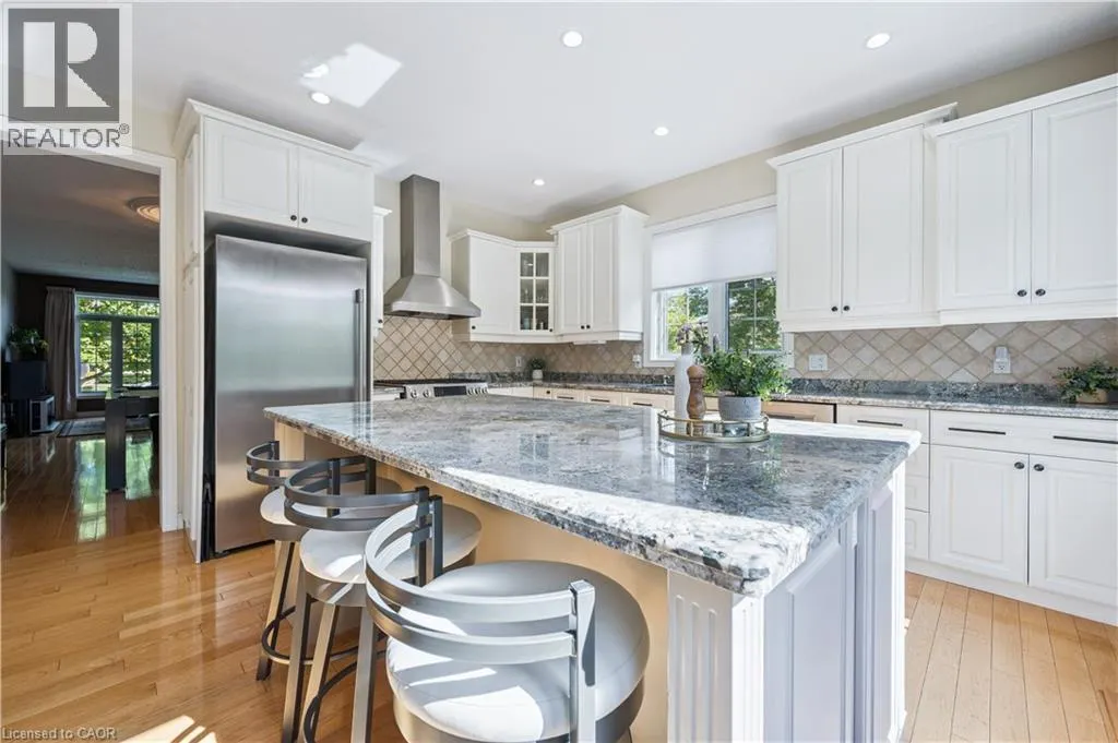 867 CREEKSIDE Drive