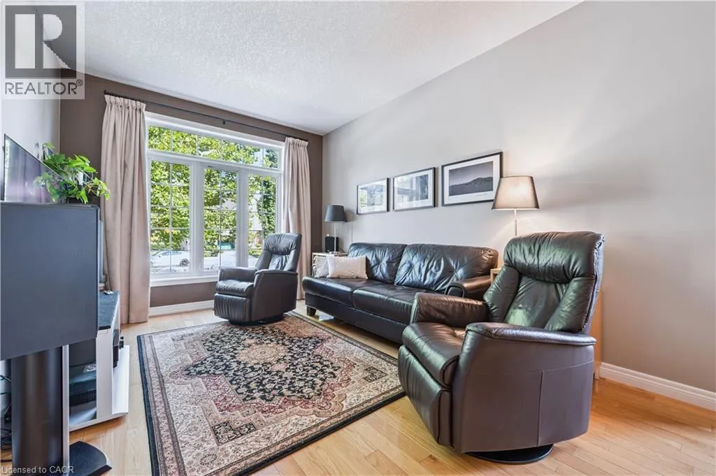 867 CREEKSIDE Drive