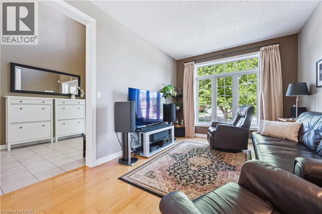 867 CREEKSIDE Drive