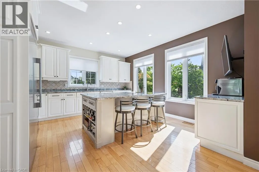 867 CREEKSIDE Drive