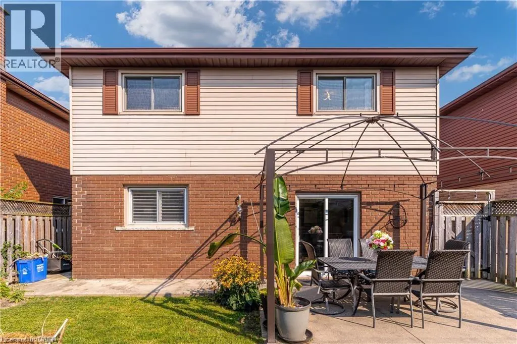 18 CHARING Drive