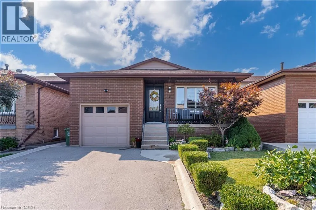 18 CHARING Drive