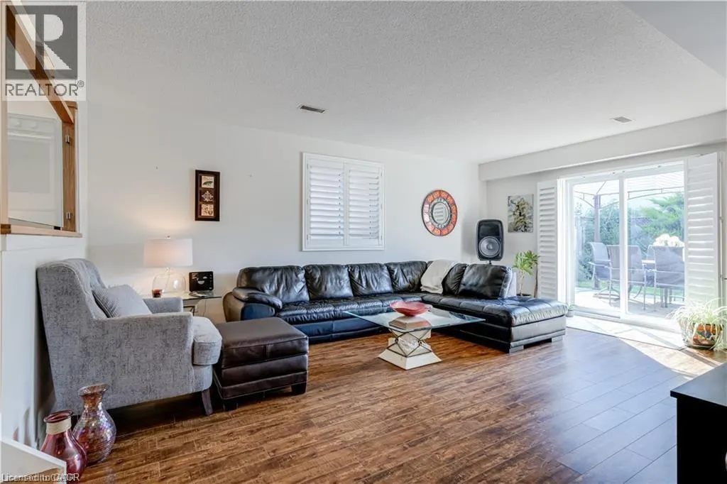 18 CHARING Drive