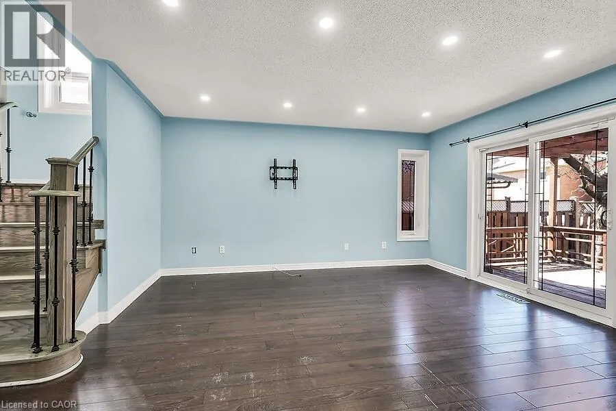 39 BLUE SPRUCE Street