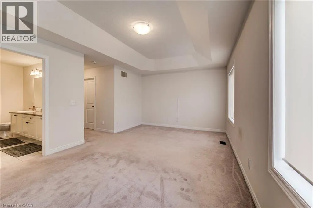 4 STONEHILL AVE