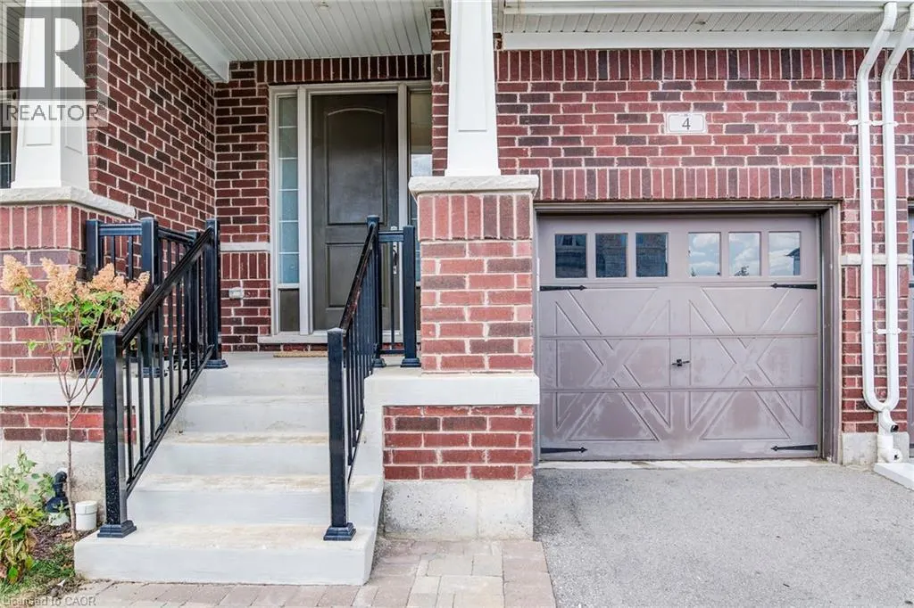 4 STONEHILL AVE