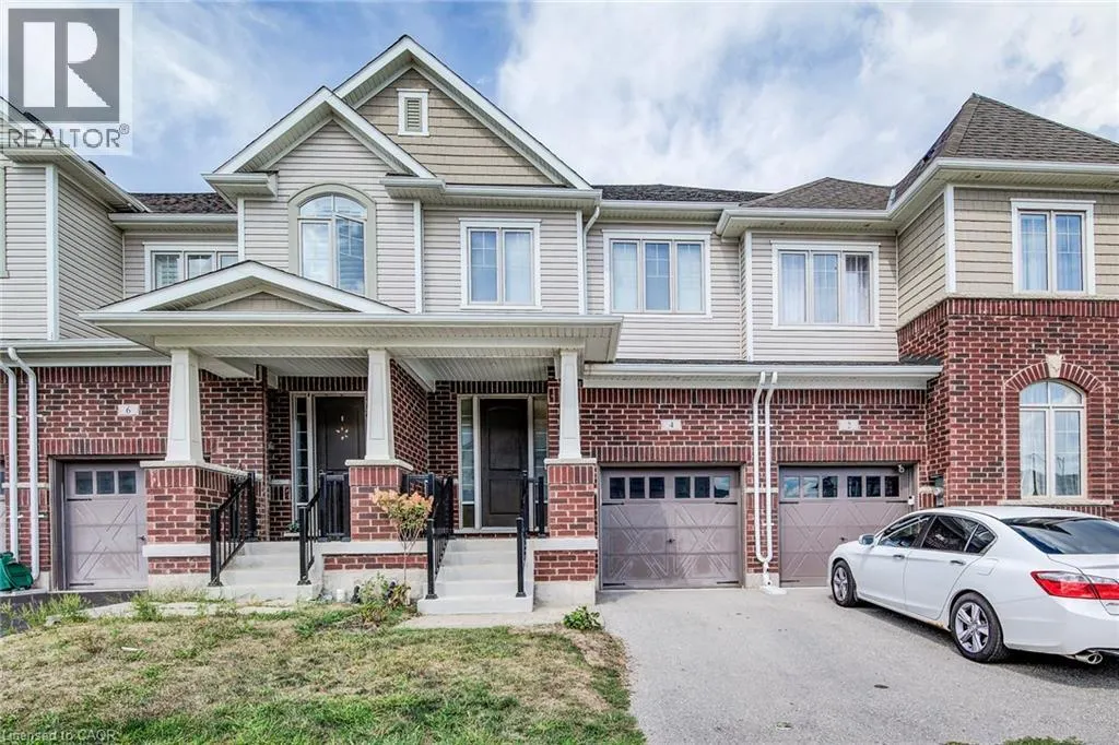 4 STONEHILL AVE