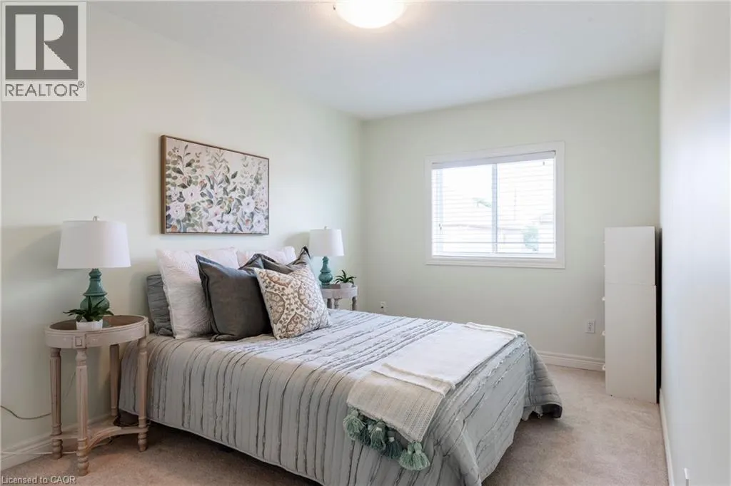 56 MARINA POINT Crescent