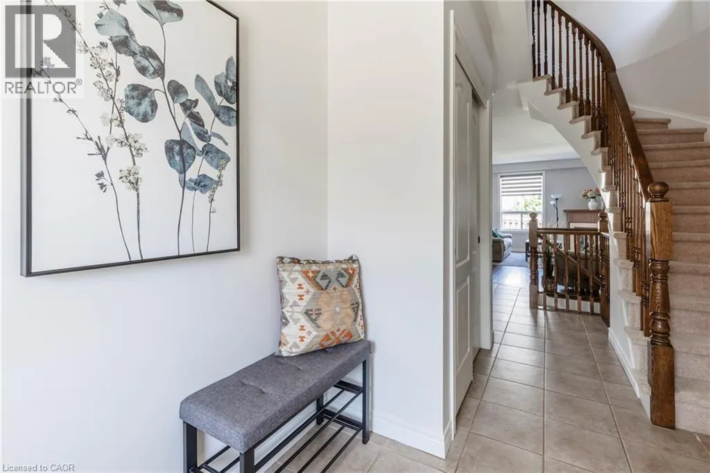 56 MARINA POINT Crescent