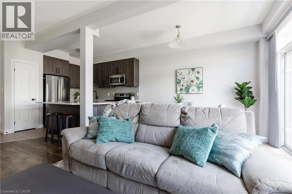 56 MARINA POINT Crescent