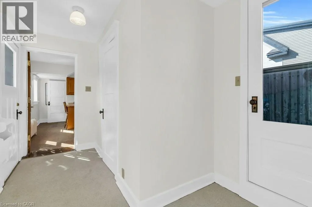 78 ALLEN Street E