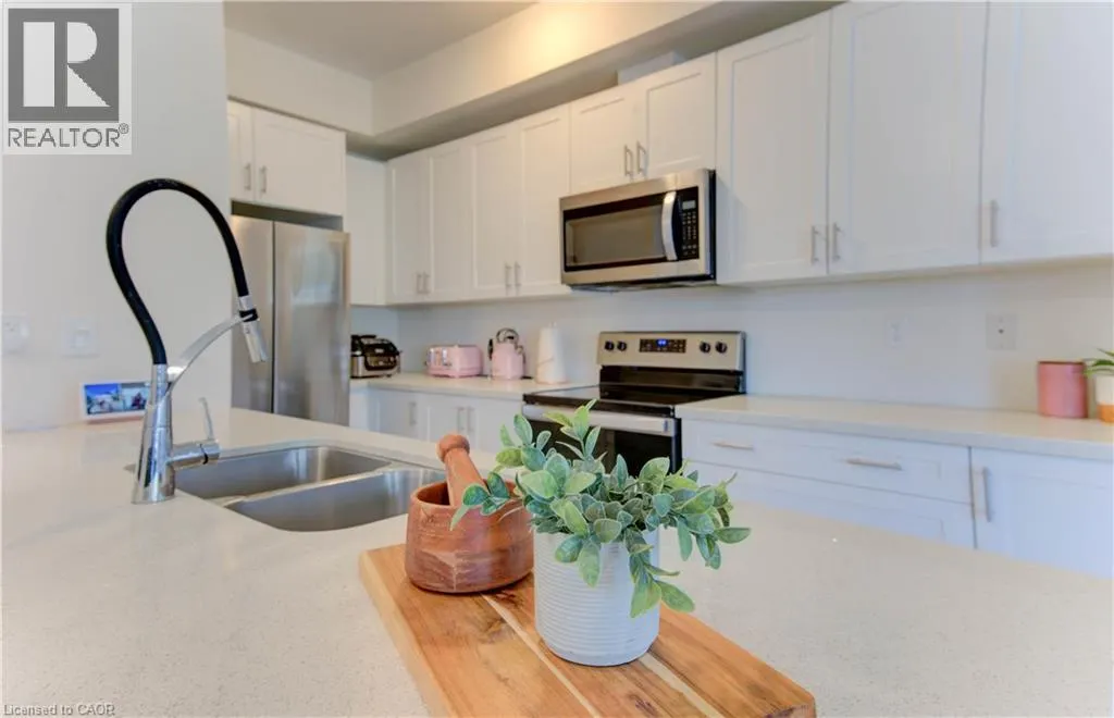 385 WESTWOOD Drive Unit# B, #B