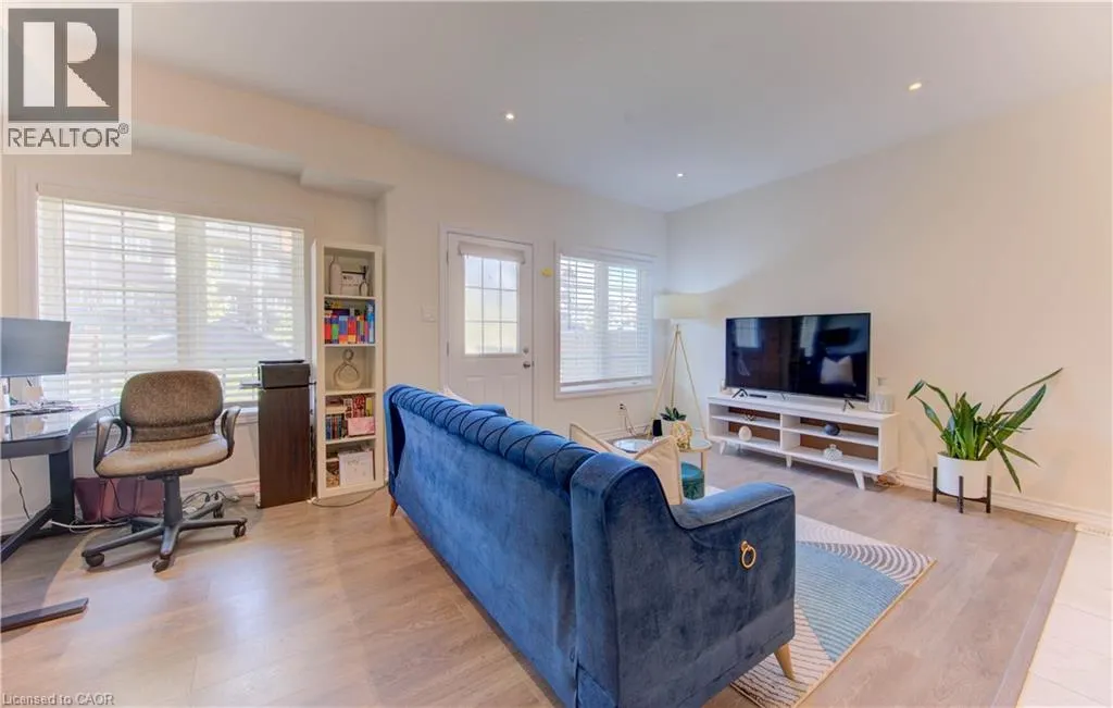 385 WESTWOOD Drive Unit# B, #B