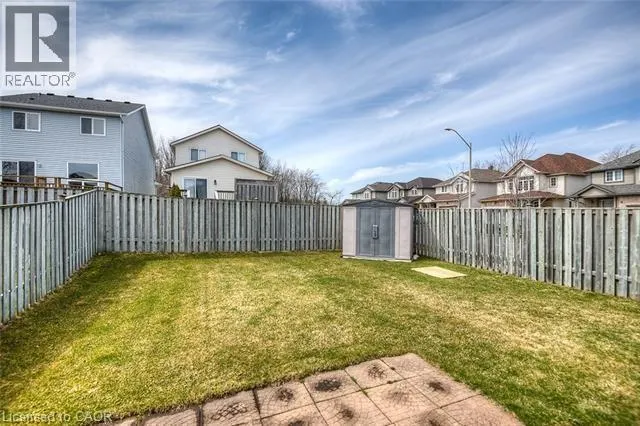 835 WHITECAP Avenue