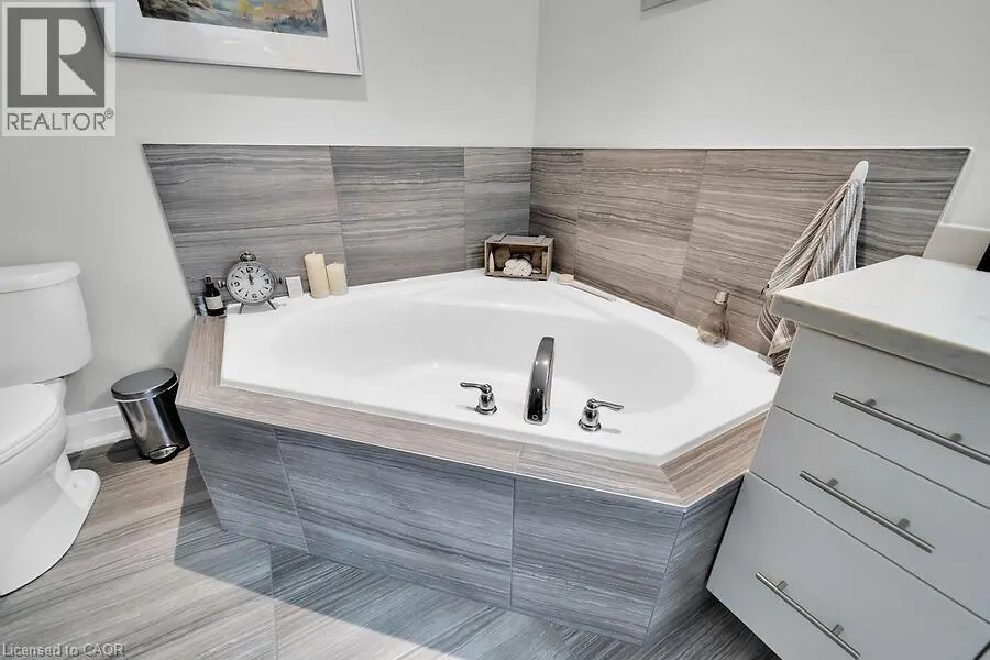 123 WESTBANK Trail