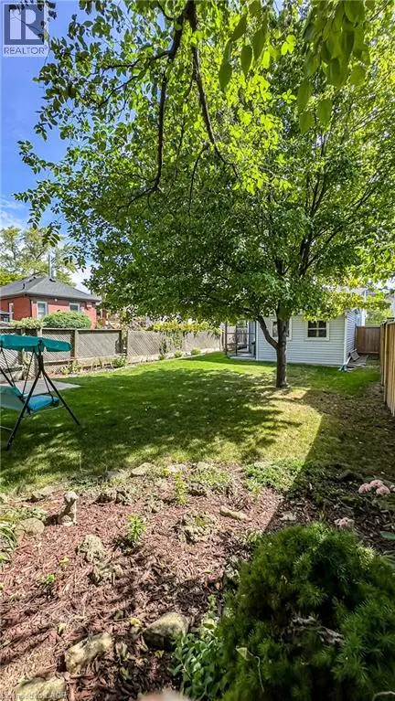 70 POULETTE Street