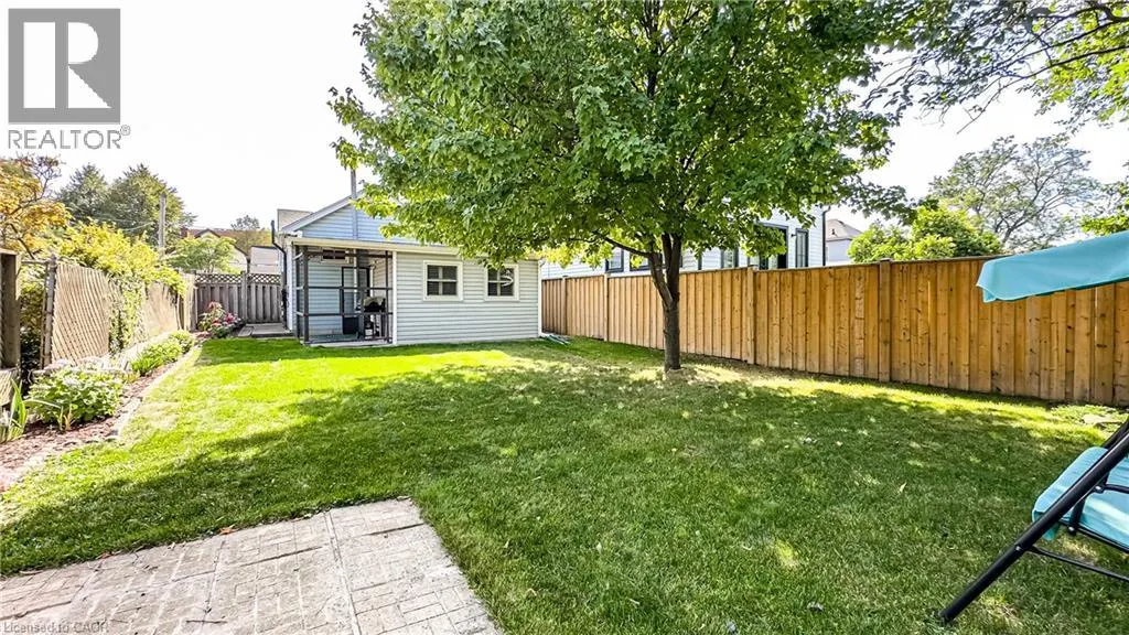 70 POULETTE Street